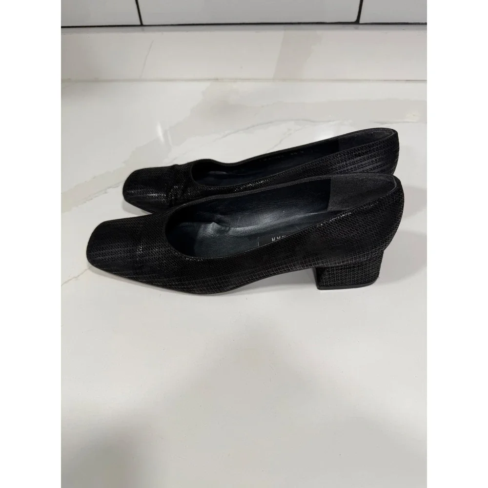Stuart Weitzman Black Textured Square Toe Block‎ Heel Pumps 8.5B 4W 67060 Spain